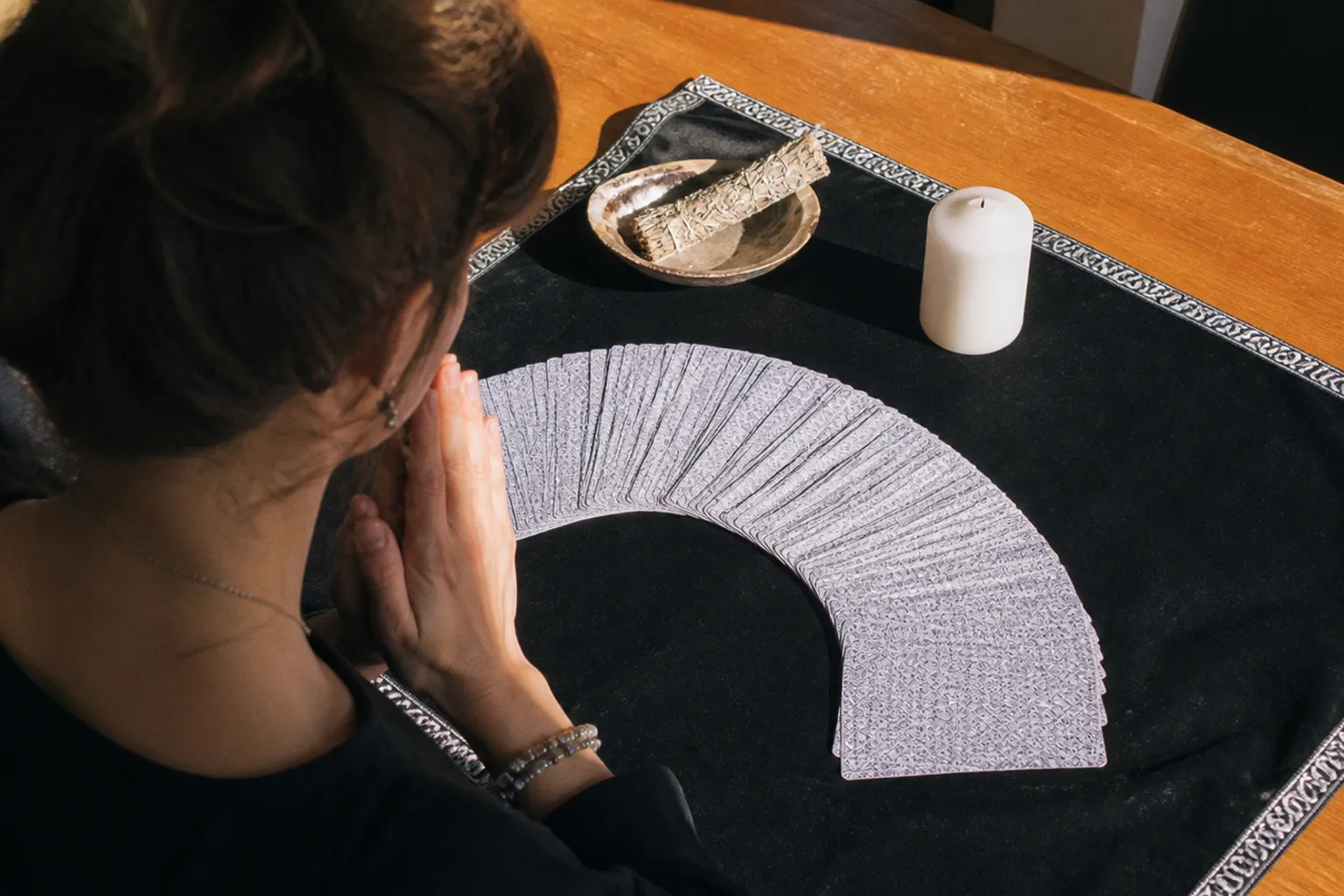 Tirage de tarot : les étapes clés pour préparer sa séance